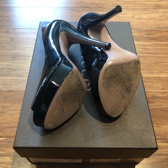 Gucci Vernice Crystal Patent Leather Pump - Picture 7 of 9